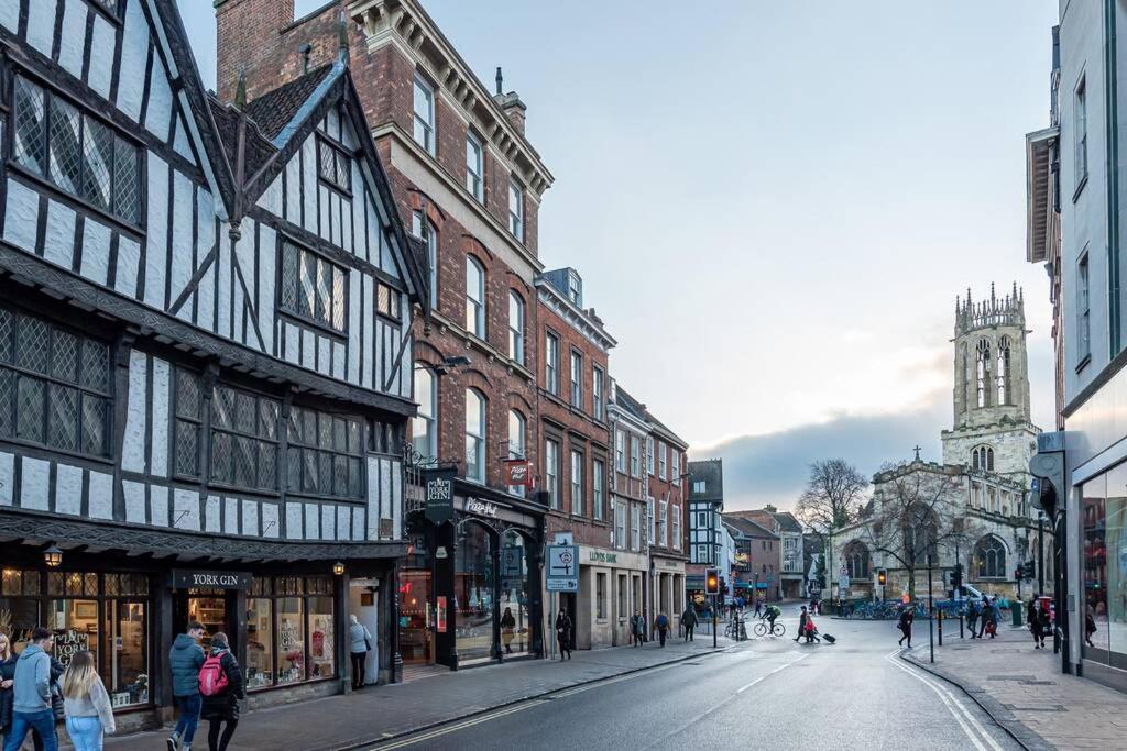 Luxury Apartment Rowntree House Across From The Shambles York Eksteriør bilde